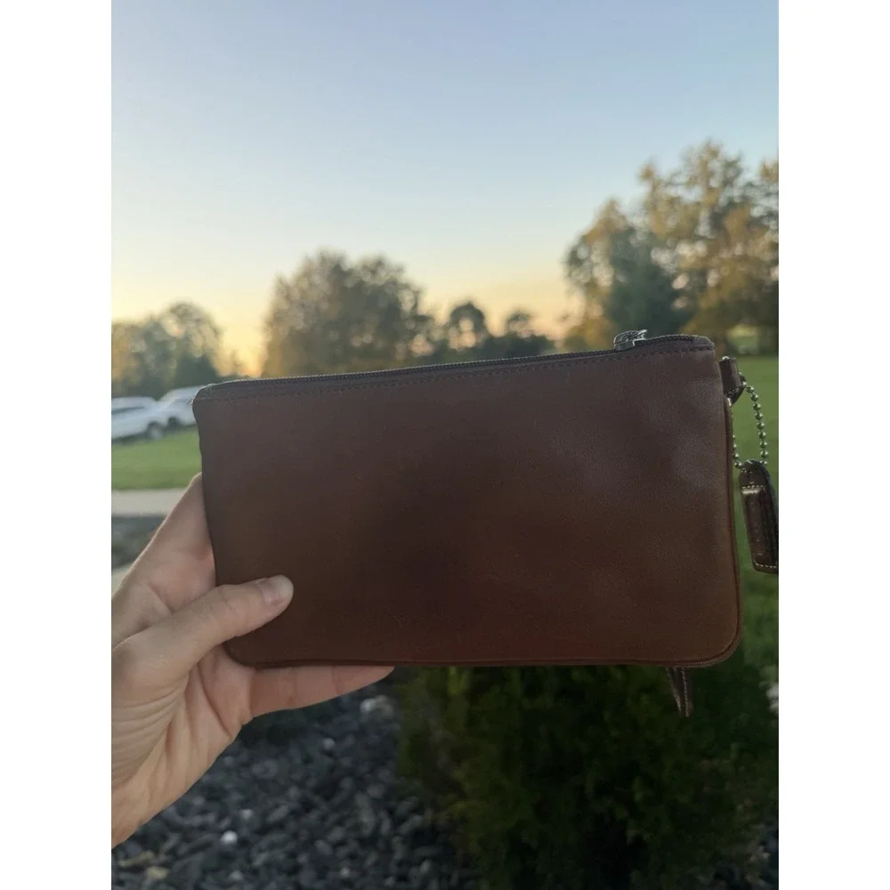VTG COACH Soho Brown Leather Buckle Flap Wristlet Clutch Small Purse Wallet